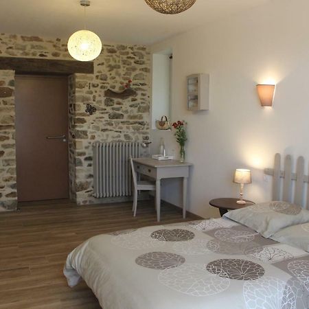 Chambres Aux Bonnes Herbes Bais  ภายนอก รูปภาพ