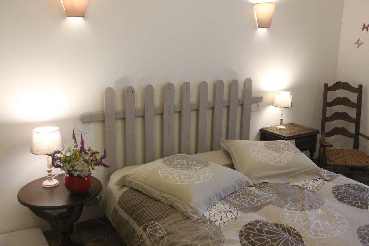 Chambres Aux Bonnes Herbes Bais  ภายนอก รูปภาพ