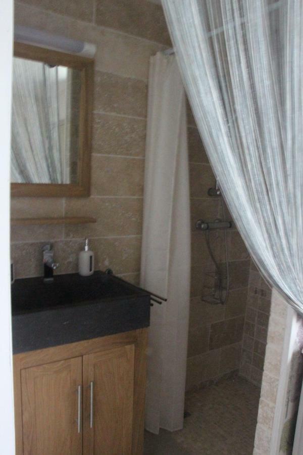 Chambres Aux Bonnes Herbes Bais  ภายนอก รูปภาพ